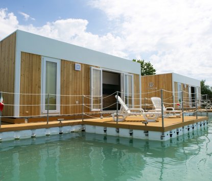 Mobilne hiške Italija Floating Resort Lignano Mobilna hiška na vodi