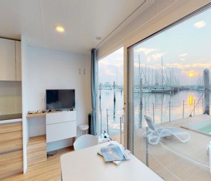 Mobile home Italy Floating Resort Rimini Floating Home Swimming Pool