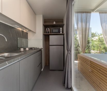 Mobilne hiške Hrvaška Kamp Polidor Luksuzne vile z bazenom